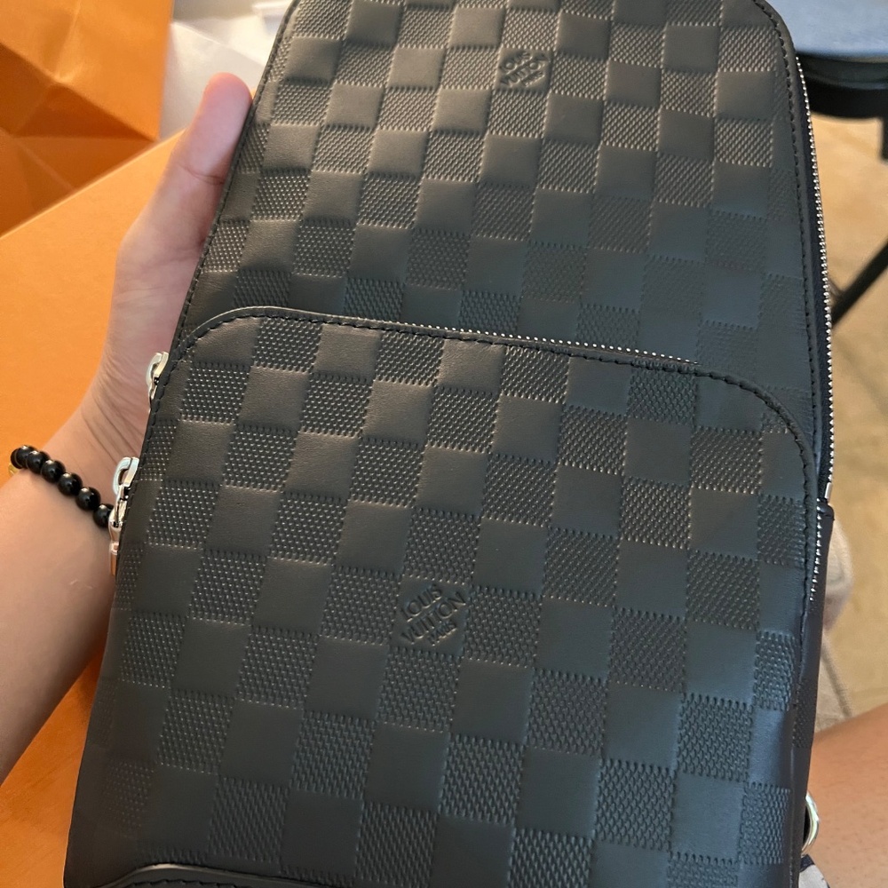 Cross Body Avenue Sling Bag by Louis Vuitton - Picture 2 of 2